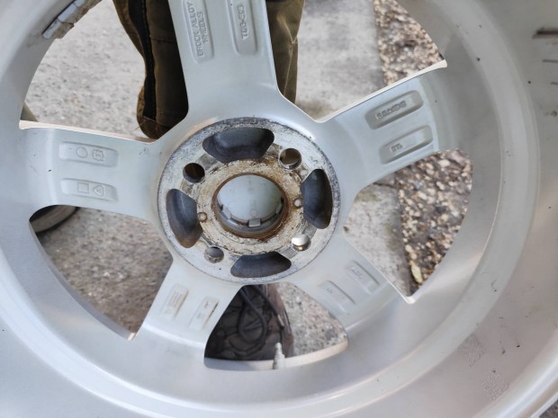 Toyota Yaris gyri alufelni 4x100 15"