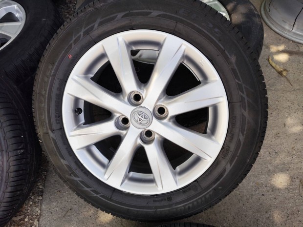 Toyota Yaris gyri alufelni 4x100 15"