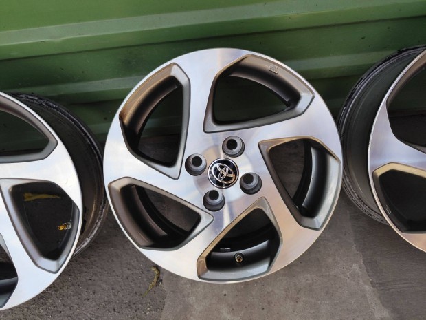 Toyota Yaris gyári alufelni 4x100 15"