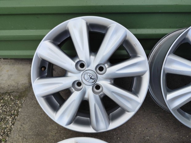 Toyota Yaris gyári alufelni 4x100 15"