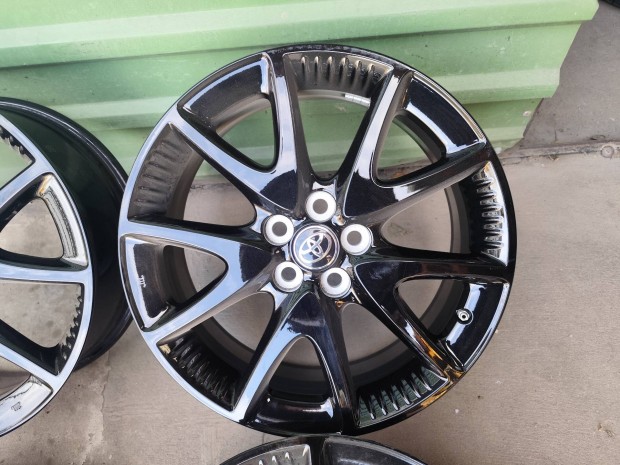 Toyota Yaris gyri alufelni 5x100 17"