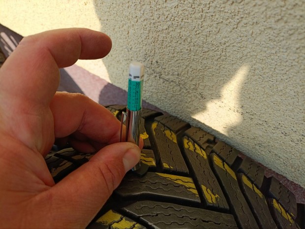 Toyota Yaris gy�ri r17' alufelni garnit�ra t�li gumival 