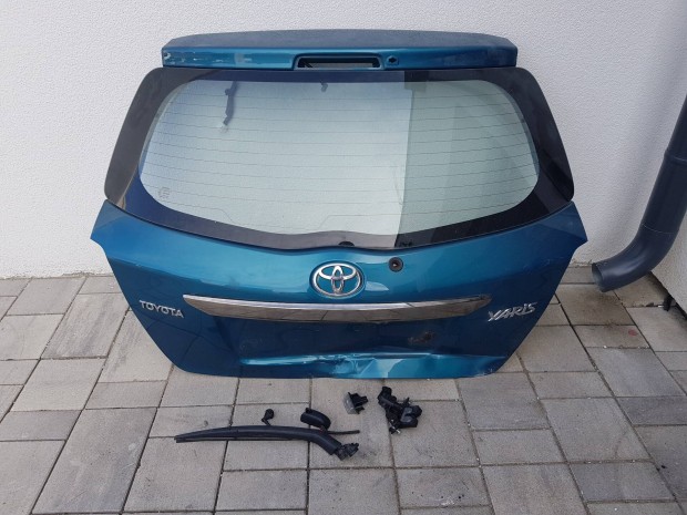 Toyota Yaris hts szlvd veg csomagtrajt