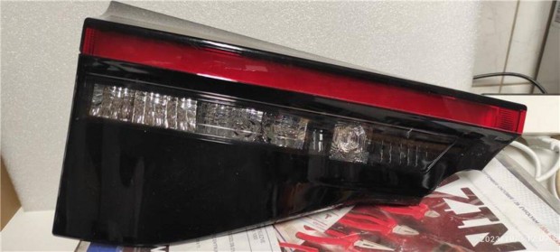 Toyota Yaris h�ts�l�mpa jobb bels� 2019- LED, s�r�lt