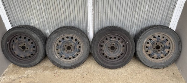 Toyota Yaris kerék 185/60 R15 téli gumi