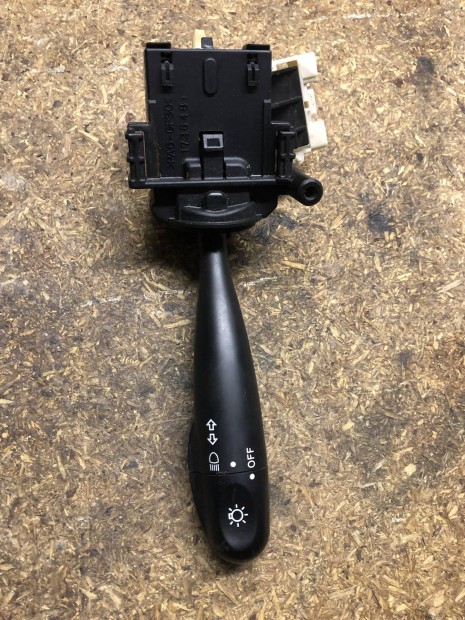 Toyota Yaris korm�ny kapcsol� 