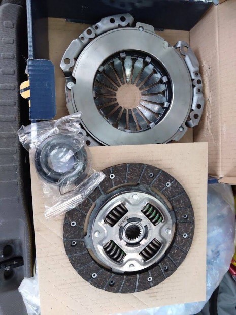 Toyota Yaris kuplungszett elad