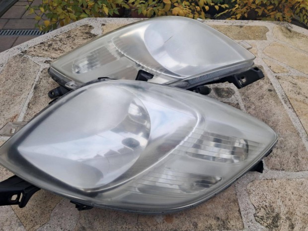 Toyota Yaris lámpa pár XP9 (2005 - 2010)