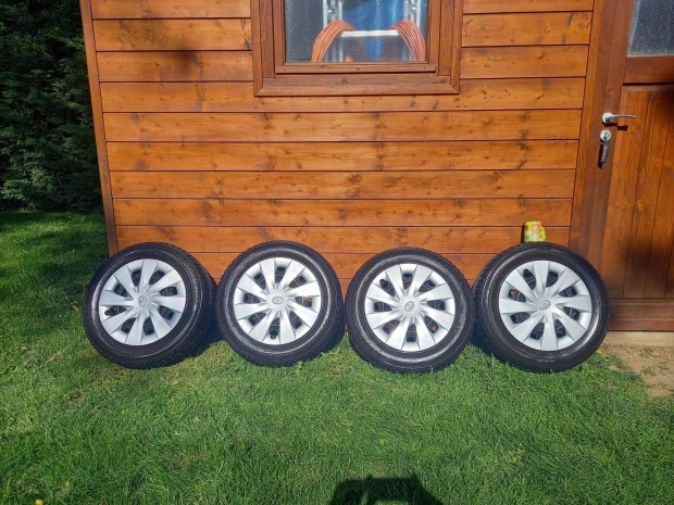 Toyota Yaris lemezfelni t�ligumival elad�!