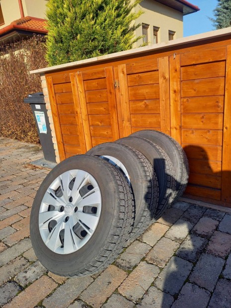 Toyota Yaris lemezfelni t�ligumival elad�!