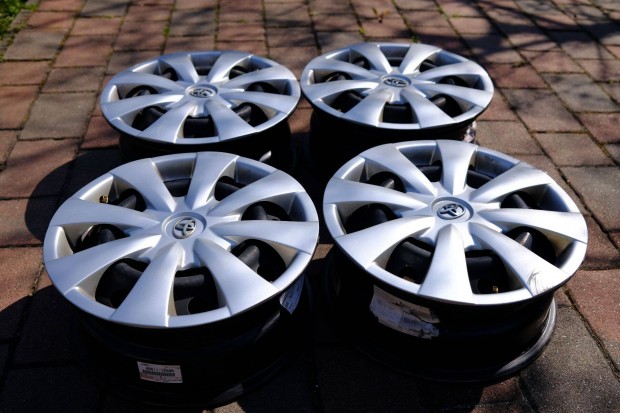 Toyota acl felni dsztrcsval