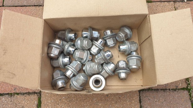 Toyota alufelni csavar , kerkanya