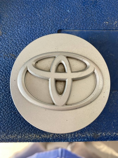 Toyota alufelni kupak közép