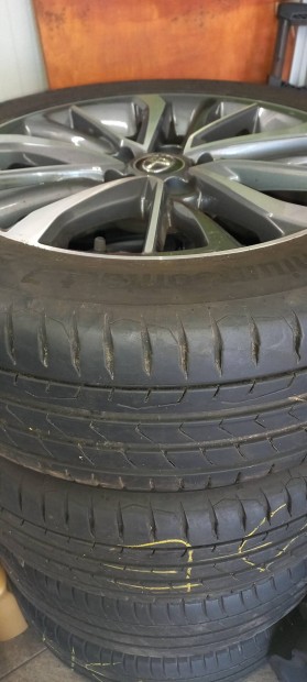 Toyota alufelni szett 215/55R17 ny�rigumival