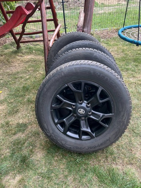 Toyota alufelni+téligumi eladó