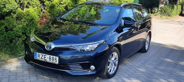 Toyota auris 1.8 hybrid