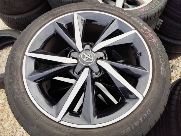 Toyota auris Yaris Cross gyri alufelni 5x114,3 17"