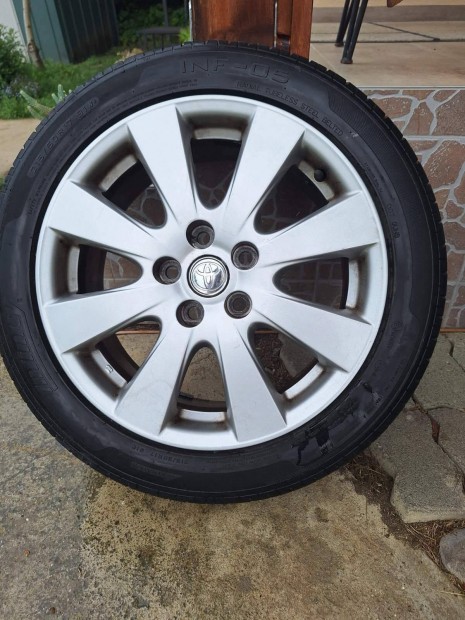 Toyota avensis nyári gumi szett felnikkel