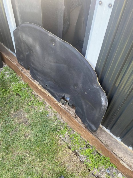 Toyota avensis t25 mozort�r burkolat