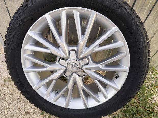 Toyota c-hr chr Corolla Cross gy�ri alufelni 5x114,3 18"