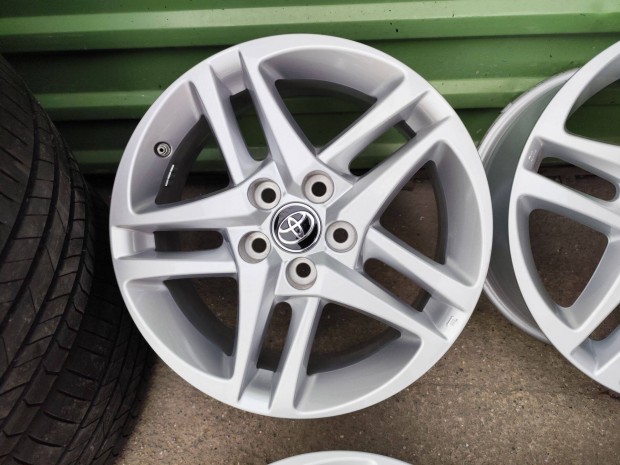 Toyota c-hr chr Yaris Cross gyári alufelni 5x114,3 17"