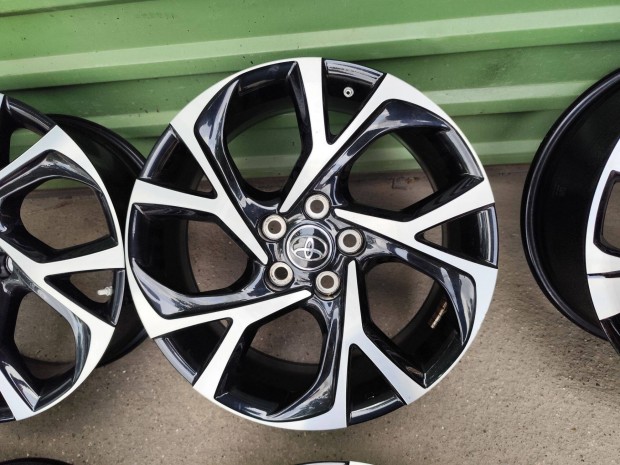 Toyota c-hr chr Yaris Cross gyári alufelni 5x114,3 18"