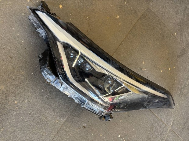 Toyota chr 20 tól bal led fenyszoró