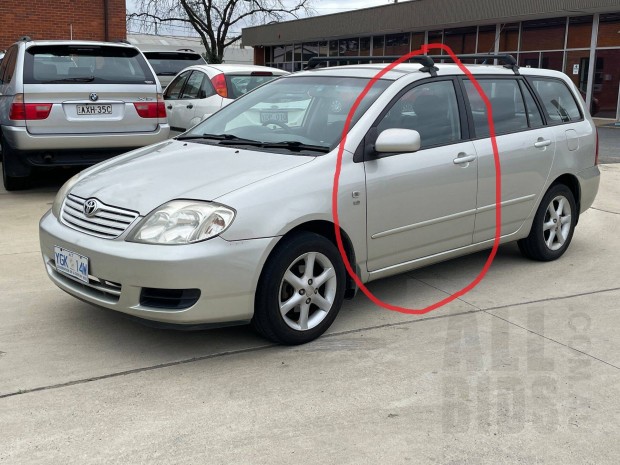 Toyota corola kombi 2006ös evj-hoz soför ajto ezüst