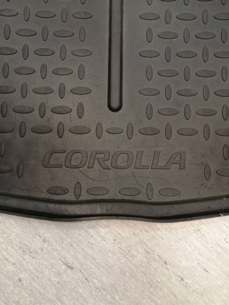Toyota corolla combi csomagtér tálca