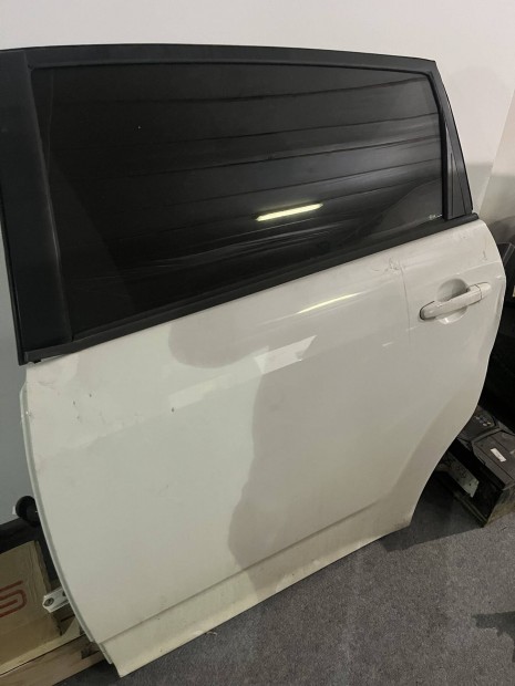 Toyota corolla verso bal hátsó ajtó