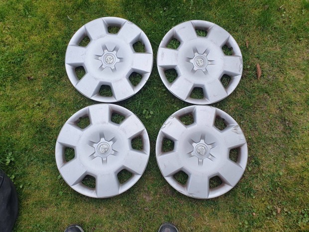 Toyota d�szt�rcsa 15-�s