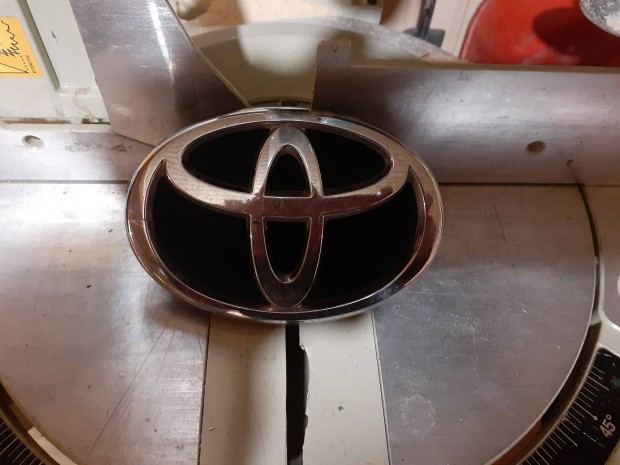 Toyota emblma 