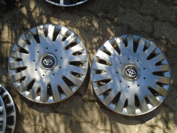 Toyota emblms 16" dsztrcsa 2 db elad