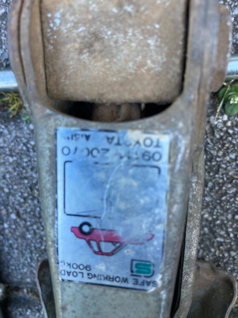 Toyota emelő