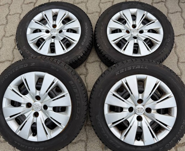 Toyota felni 15" 4x100 Téli gumi Yaris felni 15"