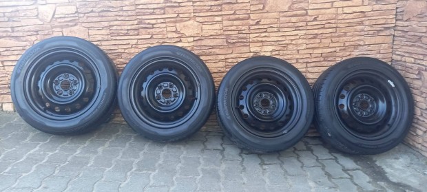 Toyota felni 6,5x16 5x114,3 ET39 + gumi Hankook 205/55 R16