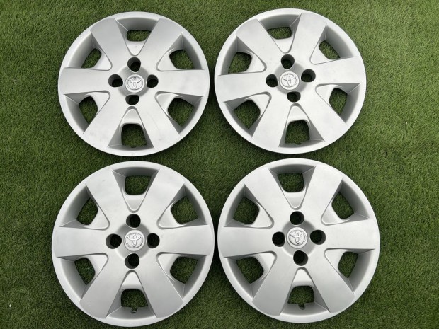 Toyota gyári 15" dísztárcsa