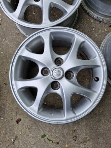 Toyota gyári 4x100 14" alufelni