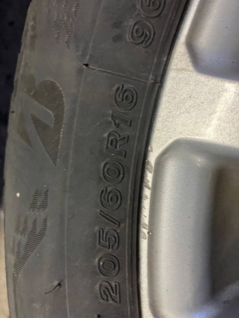 Toyota gyri 5x114.3 R16 205/60