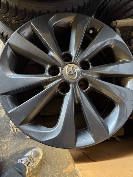 Toyota gyri 7x17" alufelnik 5x114.3