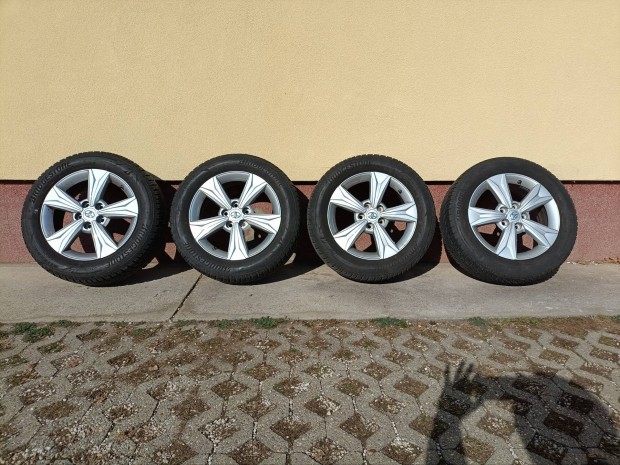 Toyota gyári C-HR alufelni szett téli gumival