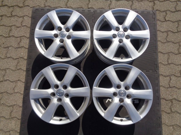Toyota gyári alufelni 17-es, 5×114.3-as osztóval, jó állapotban eladó