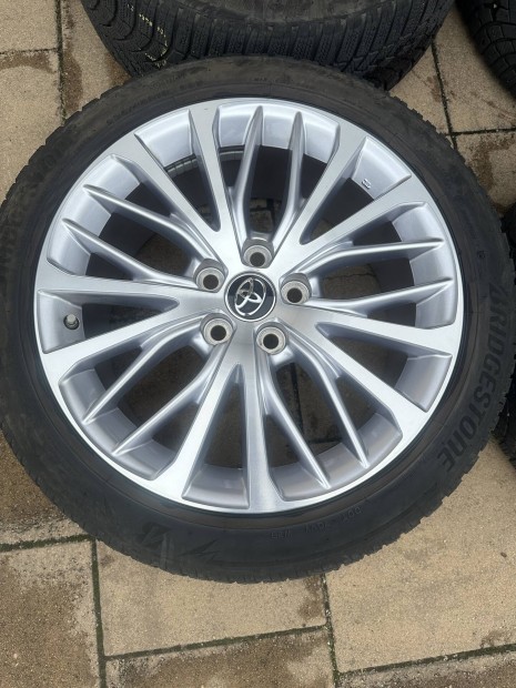 Toyota gyári alufelni 5x114,3 R18