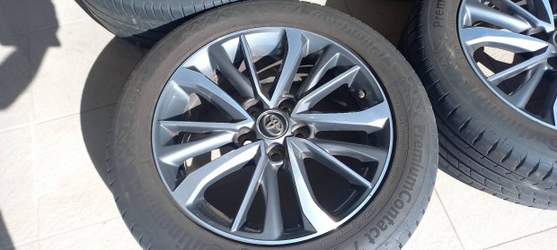 Toyota gy�ri alufelni szett 215/55R17 ny�rigumival
