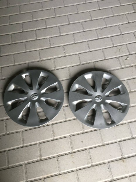 Toyota gyri dsztrcsa pr 15 colos