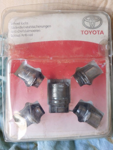 Toyota gyri kerkr szett