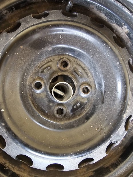 Toyota gy�ri lemezfelni elad� 