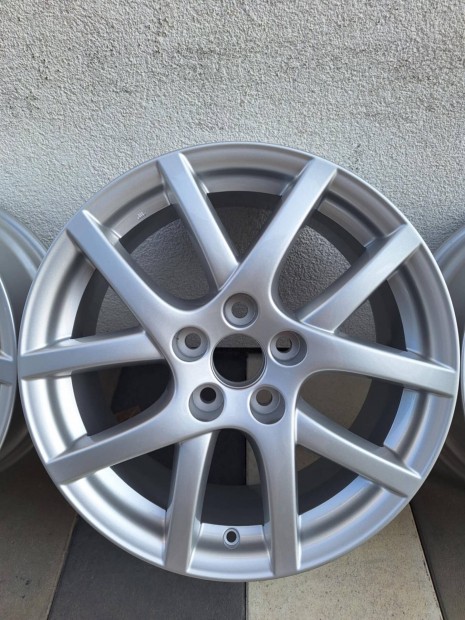 Toyota gyári teljesen új 17 colos felni Lexus Suzuki