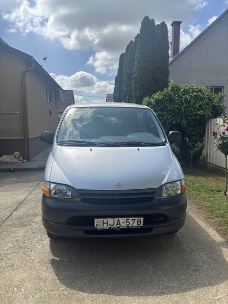 Toyota hiace