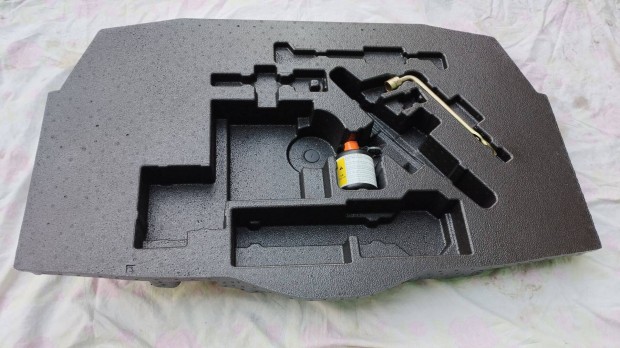 Toyota hibrid C-HR CHR Ptkerk szerszmtart szerszmrendez 2016utn